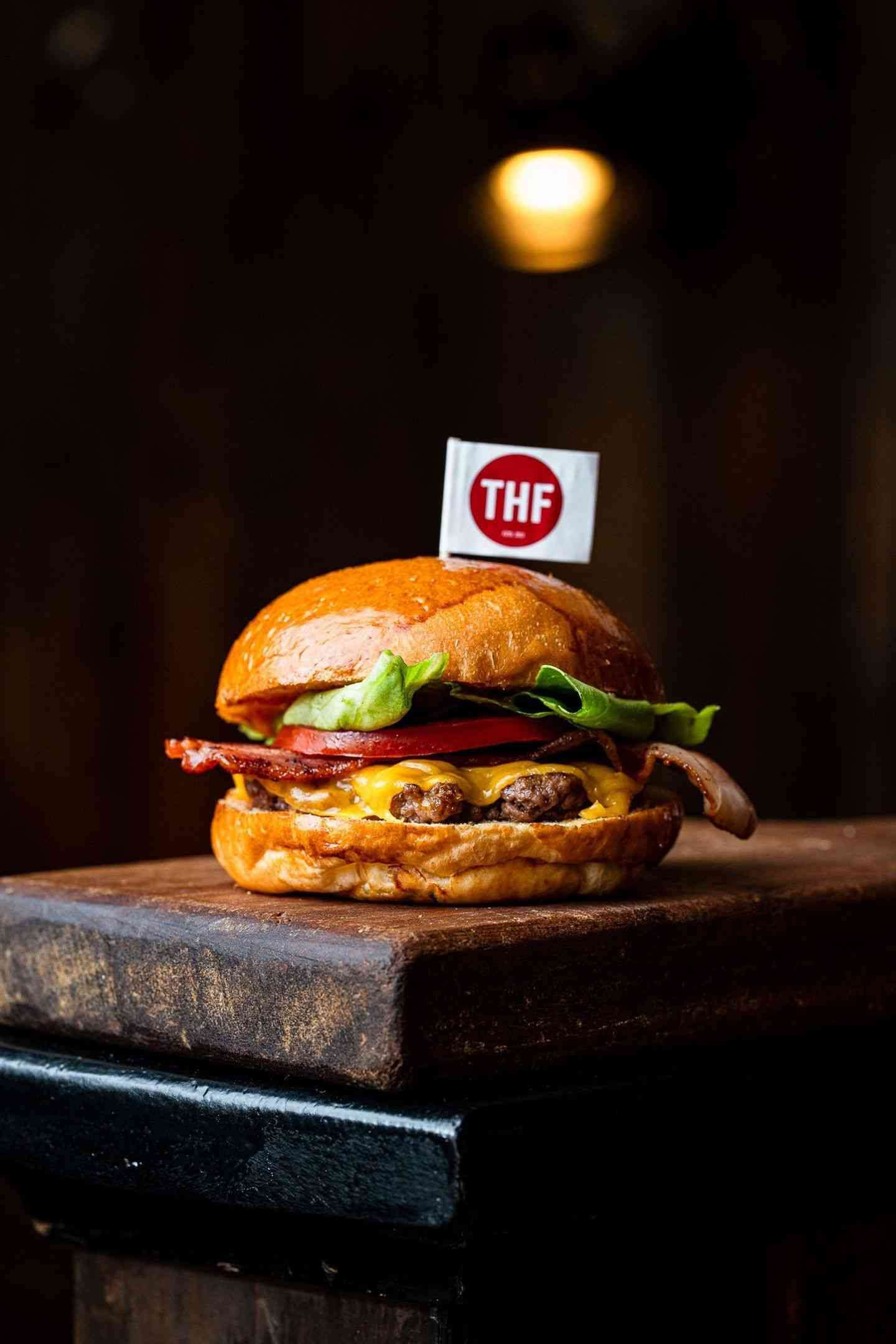 Little Bacon Cheeseburger (75g)