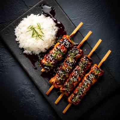 Spiedini di Pollo con riso bianco