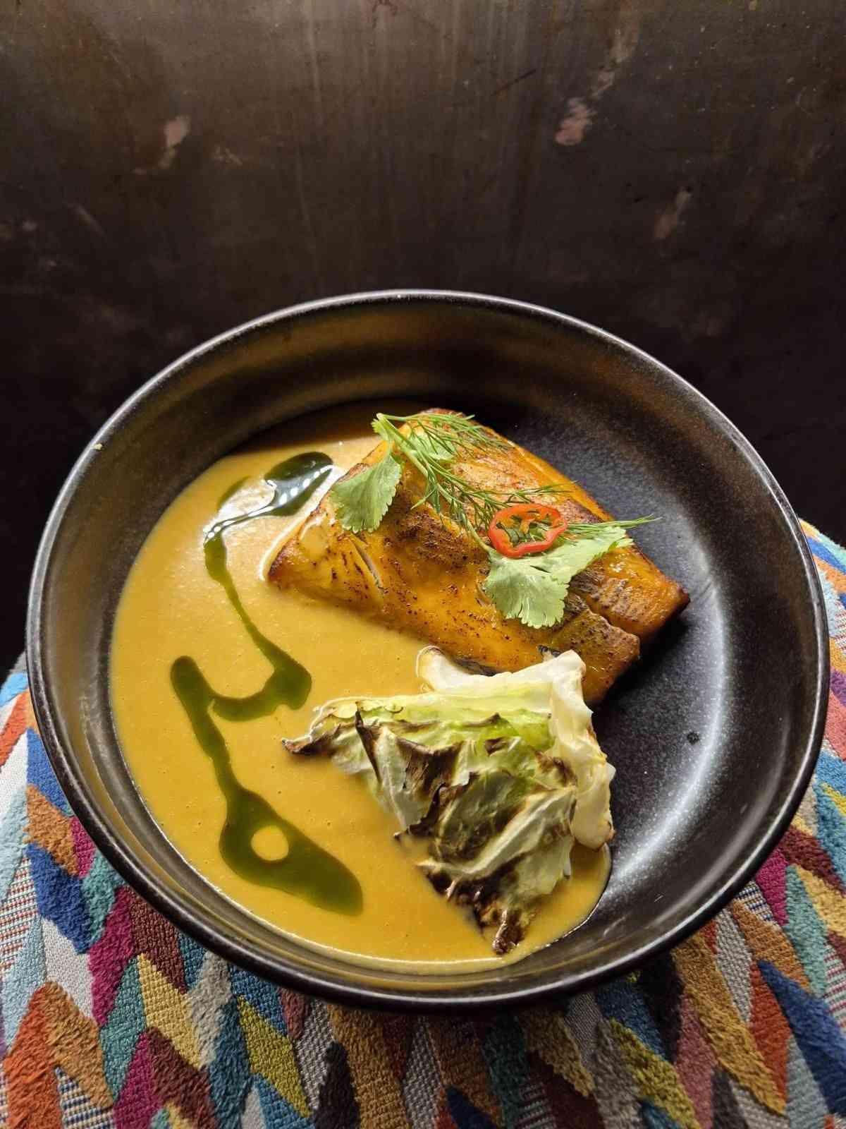 Bacalao negro,curry de aji mirasol