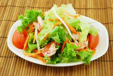 30.SALADE AUX CREVETTES