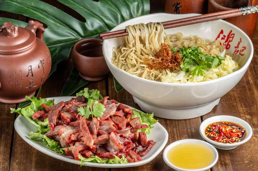 9114. SOUPE DE NOUILLES AU PORC "CHASIU"