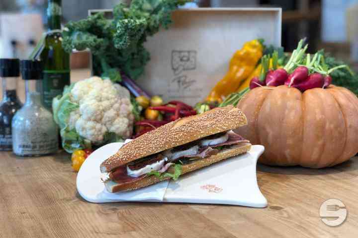 Sandwich Pain Baguette Jambon Cru